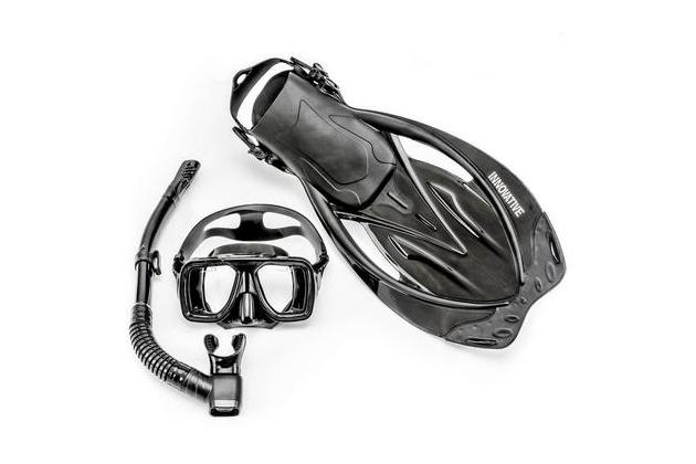 travel mask and snorkel