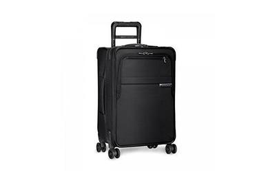 suitcase with replaceable wheels