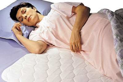 Deluxe Washable Incontinence Waterproof Bed Set Bed pad and Mattress protector