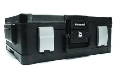 https://d1b5h9psu9yexj.cloudfront.net/43919/Honeywell-1114-Lightweight-Fire-and-Waterproof-Chest_20210305-145006_full.jpeg